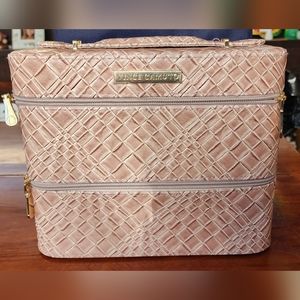 VINCE CAMUTO  Make up bag